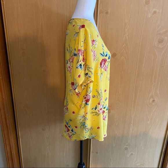 Torrid • Yellow Floral Gauze Button Back Blouse - Picture 9 of 9
